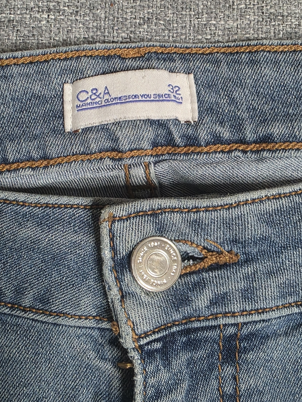 C&A Light Wash Slim Fit Denim Jeans - Size 32 - Picture 3 of 6